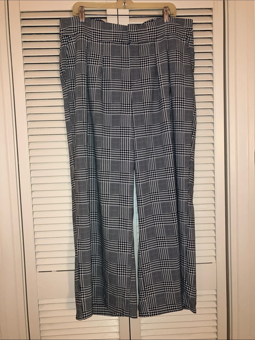 torrid Size 16 Black and White Glen Plaid Wide Leg Pants with Back Buckle